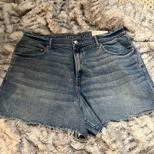 american eagle highest rise 90s boyfriend short